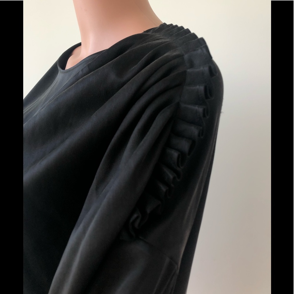 Mm6 black top.